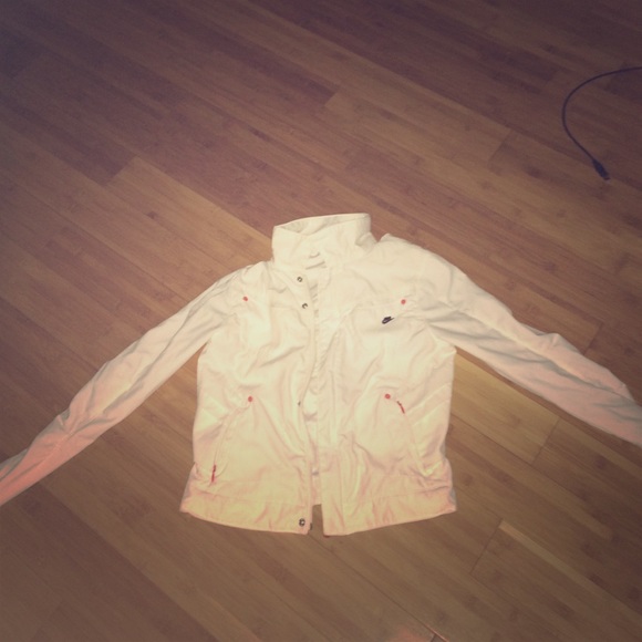A cute Nike wind runner / windbreaker