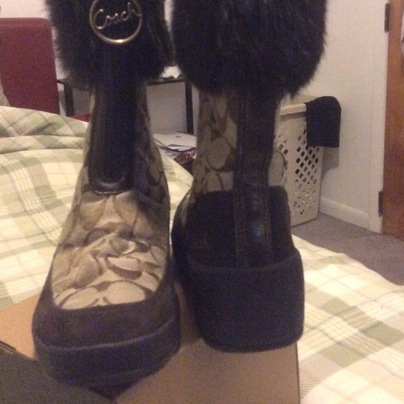 COACH FUR LINED SNOW BOOTS➡️➡️SOLD⬅️⬅️ - Picture 2 of 4