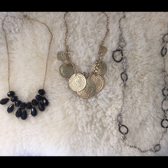 πHP BEST IN JEWELRY π Necklaces bundle - Picture 2 of 3