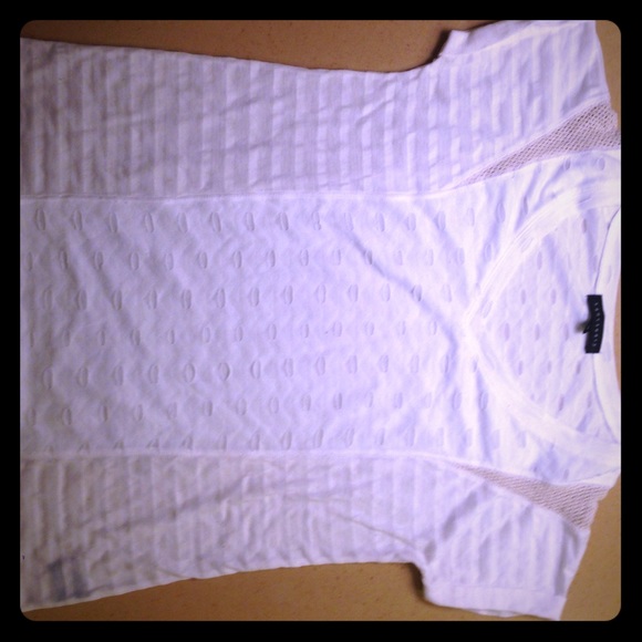 White tee