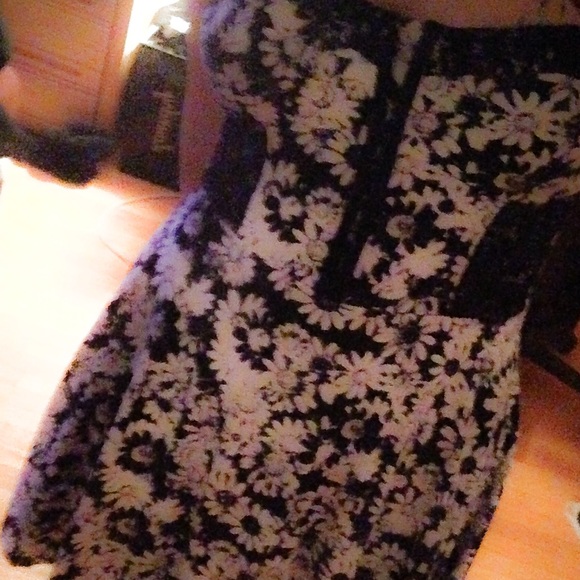 Stretchy black and white dress