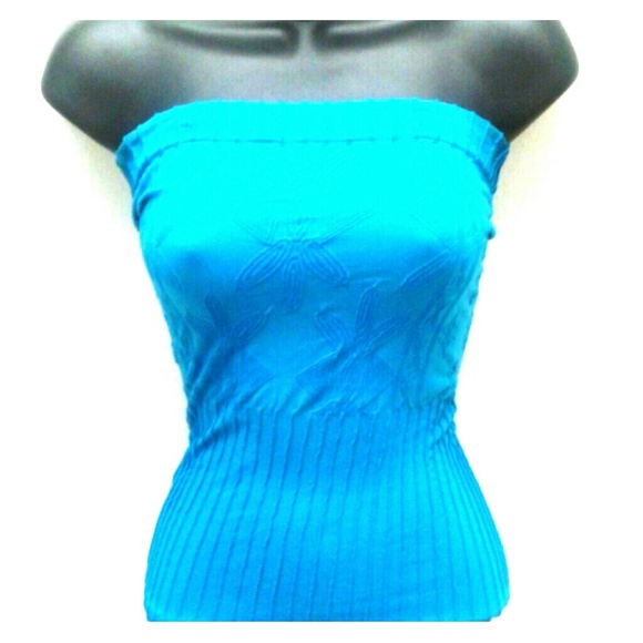 Fitted aqua strapless shirt
