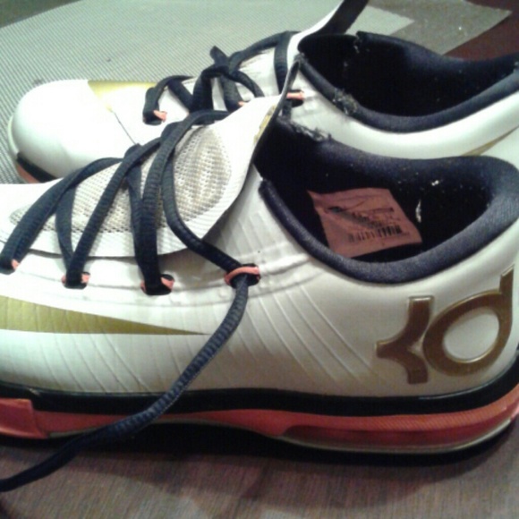 White and Gold Kds. (Limited Edition ) - Picture 4 of 4