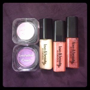 Lip gloss and eye shadow set