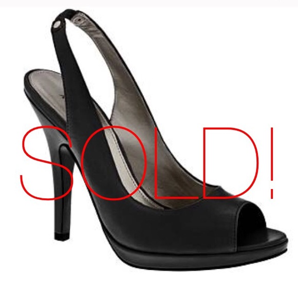 ❗️SOLD❗️Black leather slingback