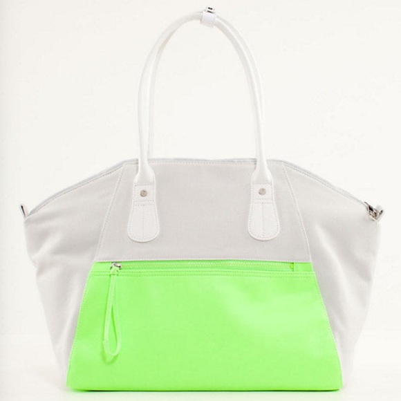 Lululemon Vinyasa to Vino bag