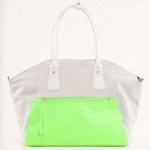 Lululemon Vinyasa to Vino bag