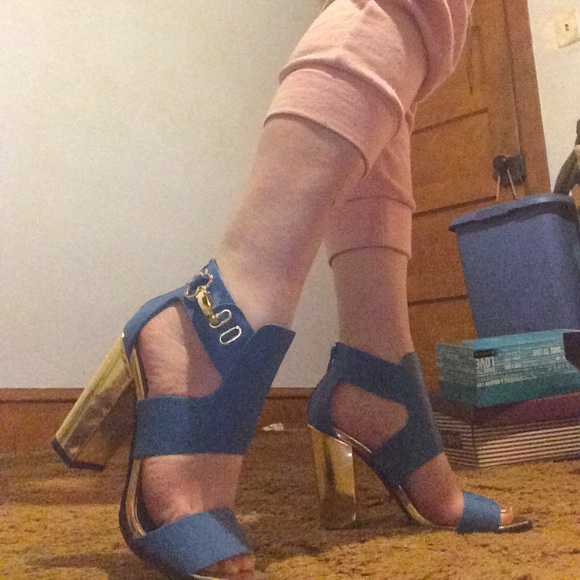 SOLD "Alix" Blue ankle cutout w/gold plated heel - Picture 2 of 3
