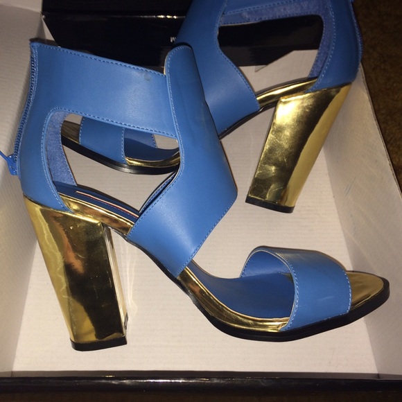 SOLD "Alix" Blue ankle cutout w/gold plated heel - Picture 3 of 3