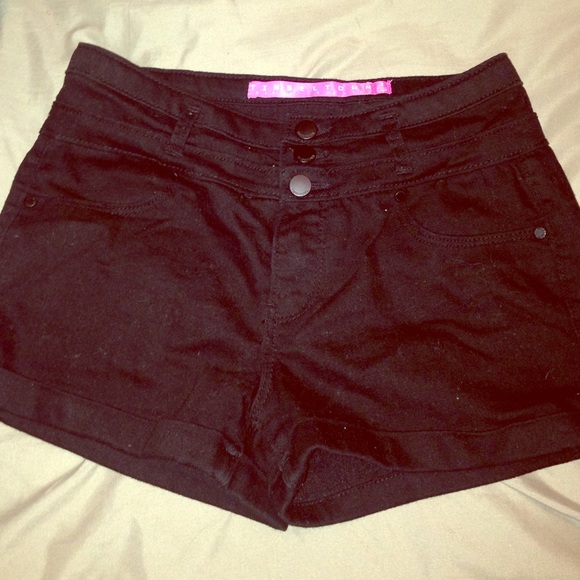 S O L D Black high waisted shorts - Picture 1 of 4