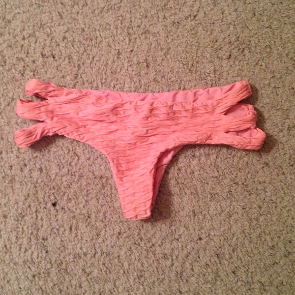 Cheeky bikini bottoms
