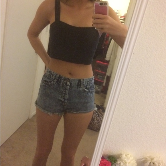 Brandy Melville crop top sold - Picture 3 of 3