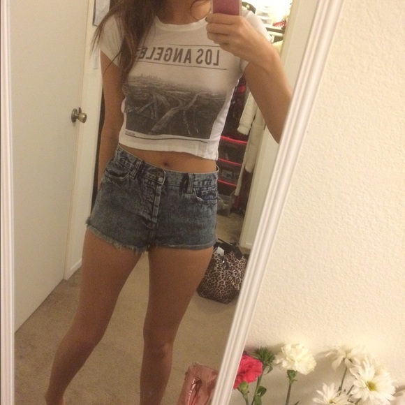 Brandy Melville Los Angeles crop top SOLD - Picture 3 of 3
