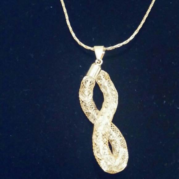 Twisted Necklace w/Earings NWOT - Picture 2 of 4