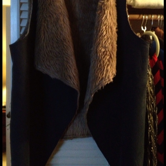 Vest - Picture 2 of 4