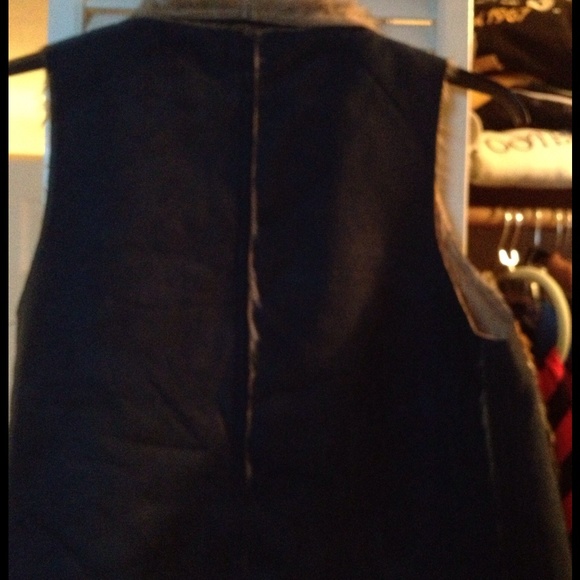 Vest - Picture 4 of 4