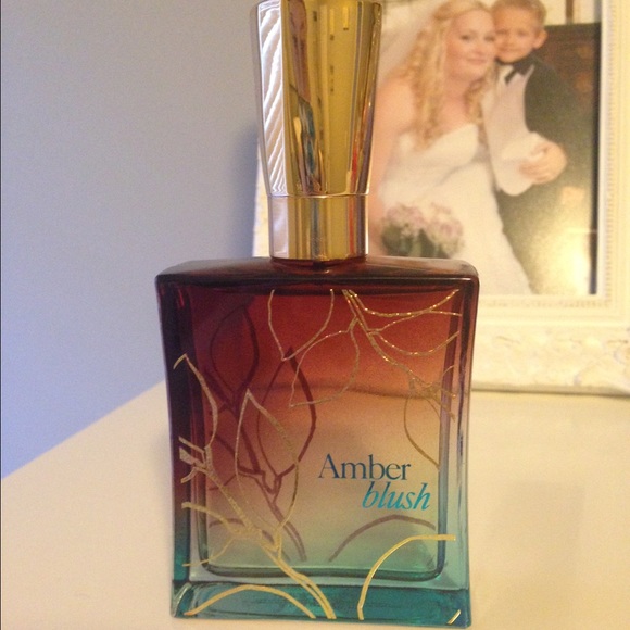 Amber blush