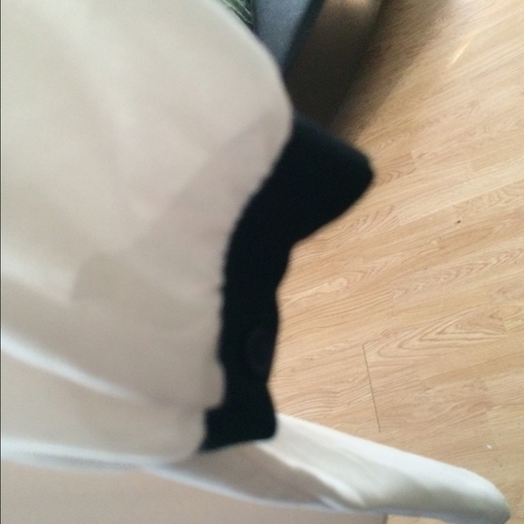 Blouse - Picture 2 of 3