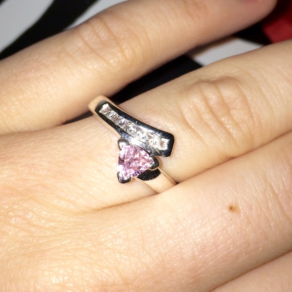 ♦️NEW Cocktail Purple Rhinestone Ring Sz6♦️ - Picture 2 of 4