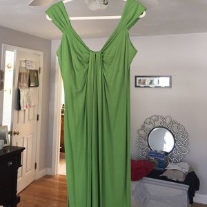 Green sleeveless spring dress