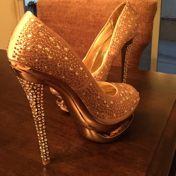 Sexy high heels w rhinestones.