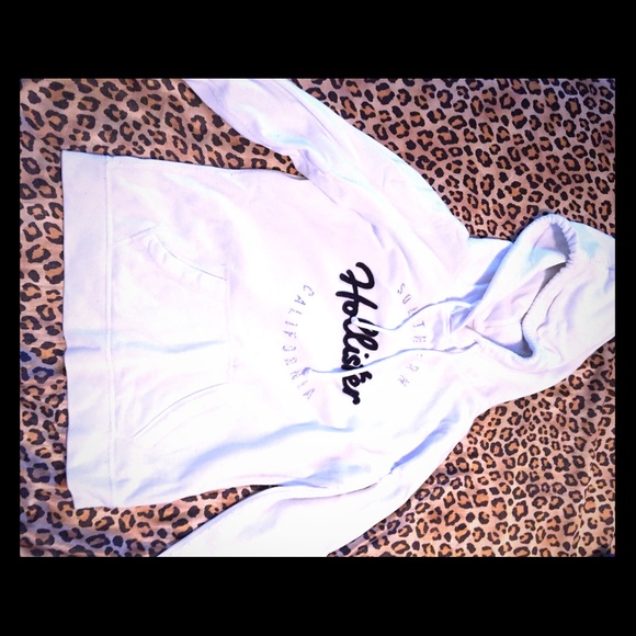 White Hollister sweatshirt