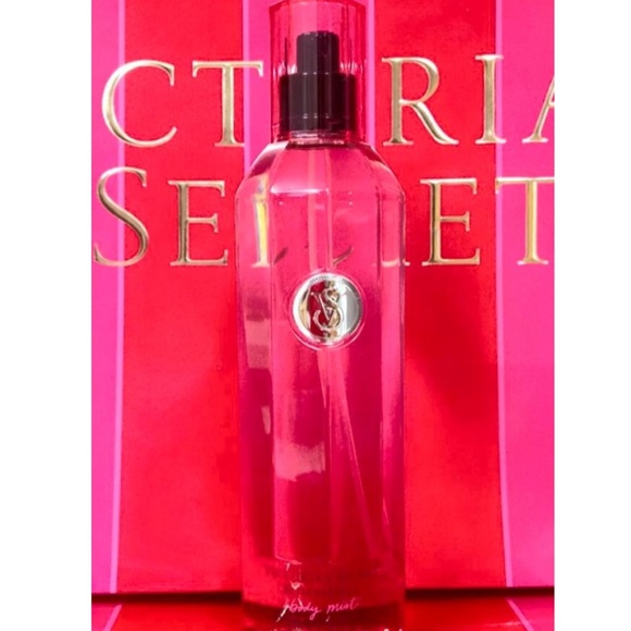 8.4 oz Victoria Secret Bombshell Body Mist
