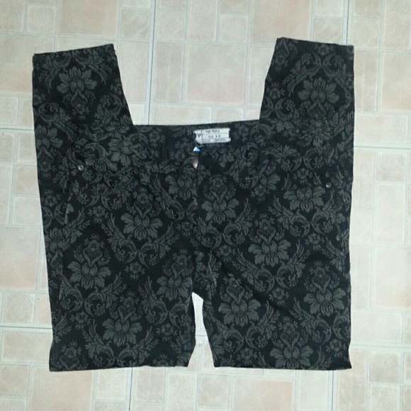 *Firm Flash Sale* Free People Floral Print Pants