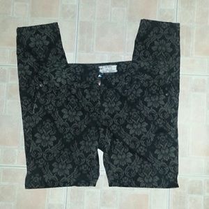 *Firm Flash Sale* Free People Floral Print Pants