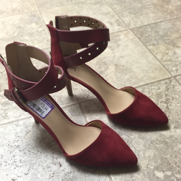 😍 Brand new* Burgundy joe's heels .