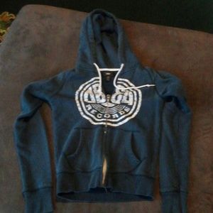 Firm fitting hooded sweat shirt