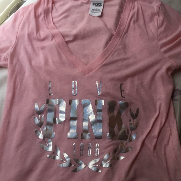 VS PINK SMALL VNECK TSHIRT - Picture 1 of 3