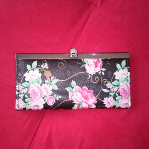 Summer wallet