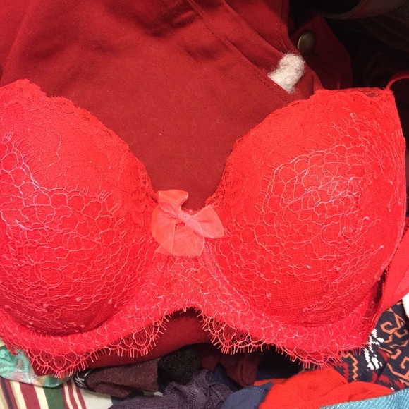 Victoria secret 36D bra