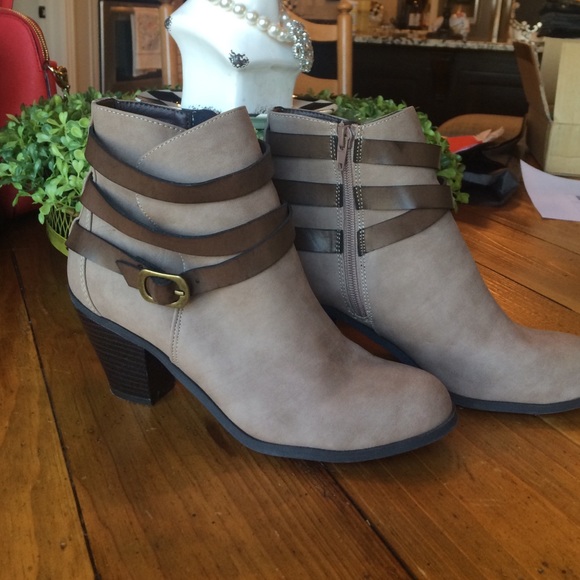Tan and brown booties with ankle straps. Sz 7 1/2
