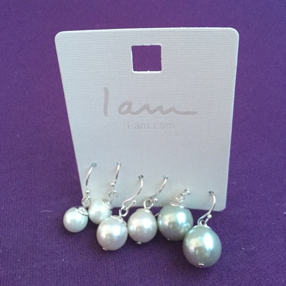 I am Pearl Earring Set