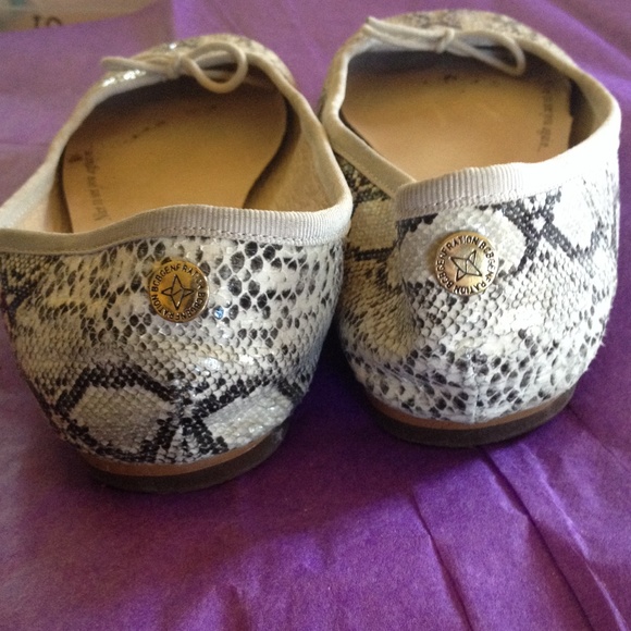 BCBG generation flats - Picture 2 of 4