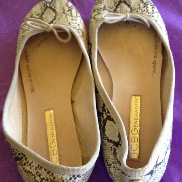 BCBG generation flats - Picture 3 of 4
