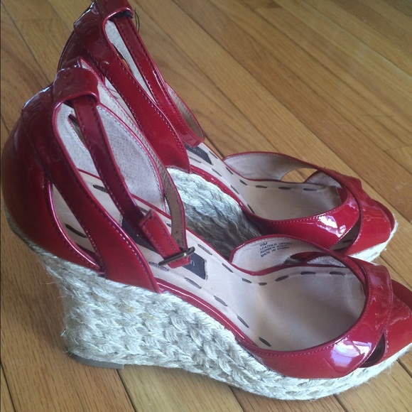 Shoes - Picture 2 of 4