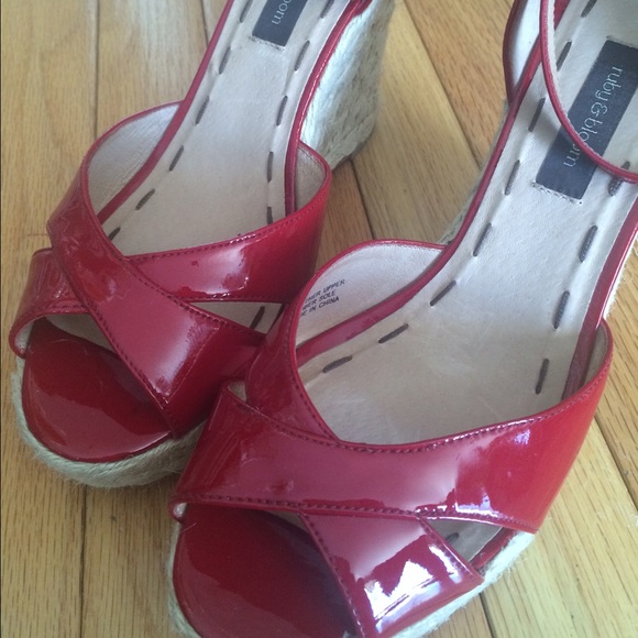 Shoes - Picture 3 of 4