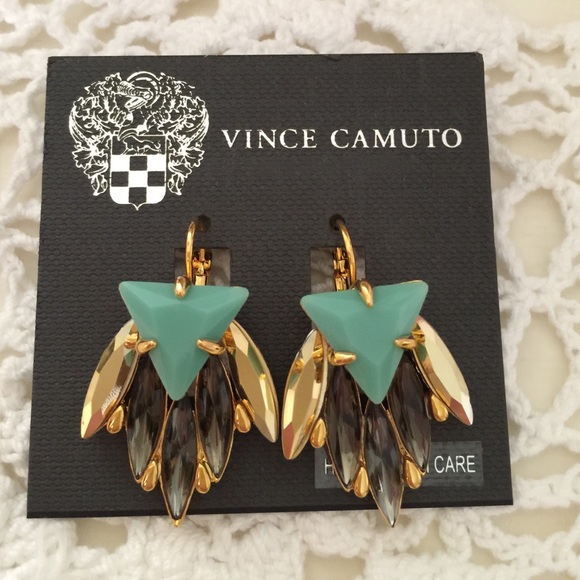 Vince Camuto Jewelry - Vince Camuto Glam gold tone