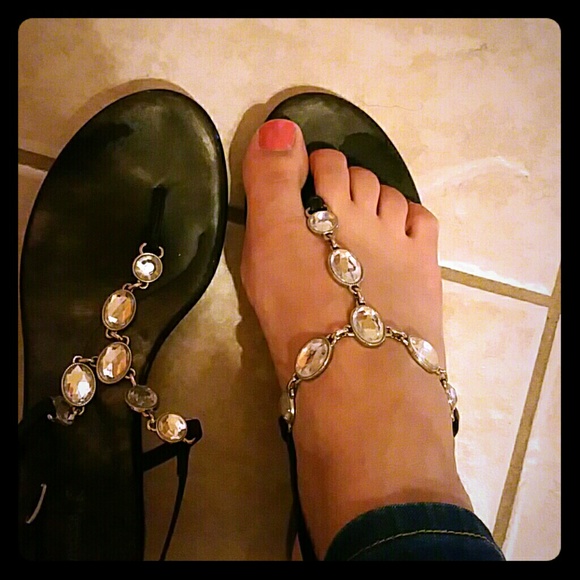 Sandals with stones