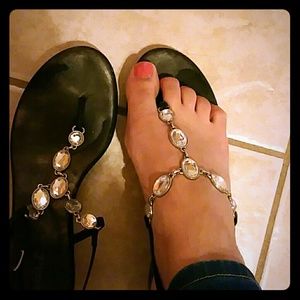 Sandals with stones