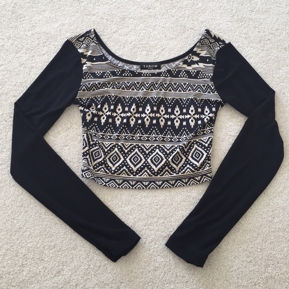 Black & Off-White Aztec Longsleeve Crop Top