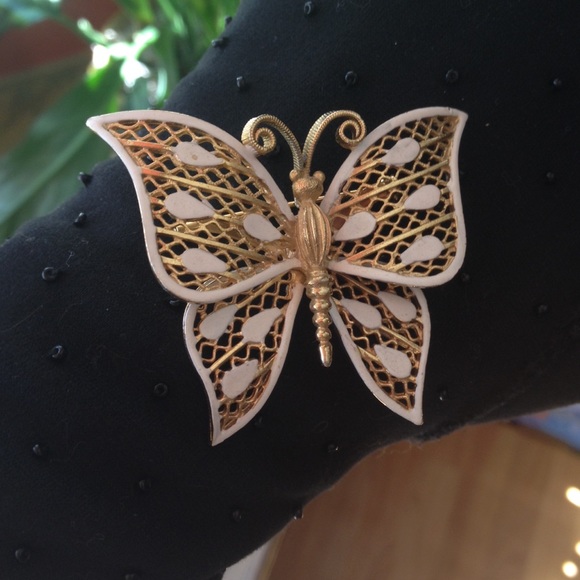 Beautiful Vintage Butterfly Pin