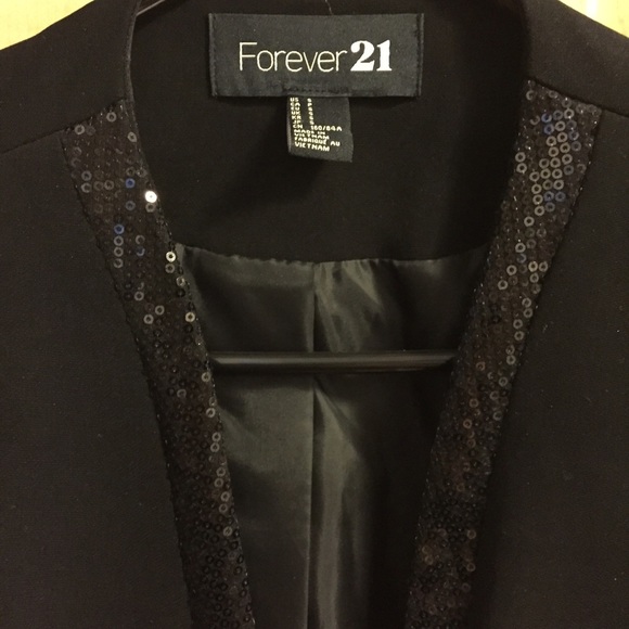 Black blazer with sequins - Picture 2 of 3