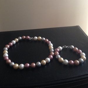 Faux pearl multicolor necklace and bracelet set
