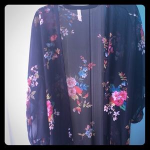 Flower Kimono with Fringe😍