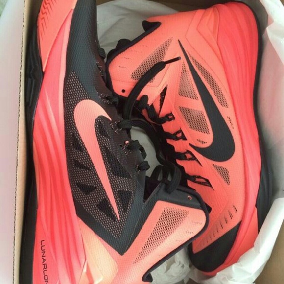 Men's size 8 Nike Hyperdunk basketball shoes