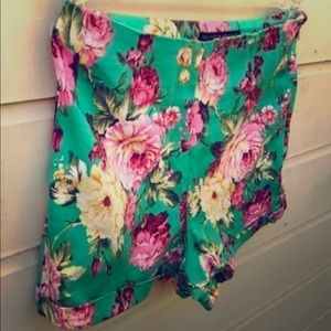 🚫sold🚫Brandy Melville floral high waisted shorts